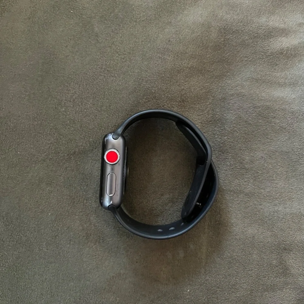 Apple Watch 38mm with cellular/GPS (Series 3)